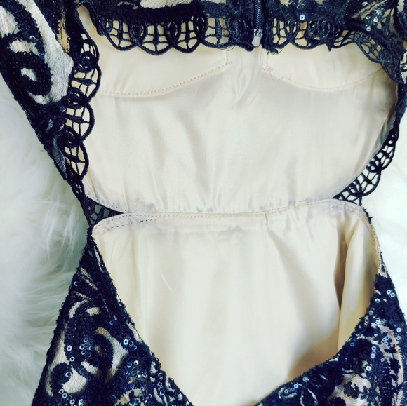 Cut-Out** Low Back** Lace & Sequin Mid Formal Gown *S* - Picture 14 of 17